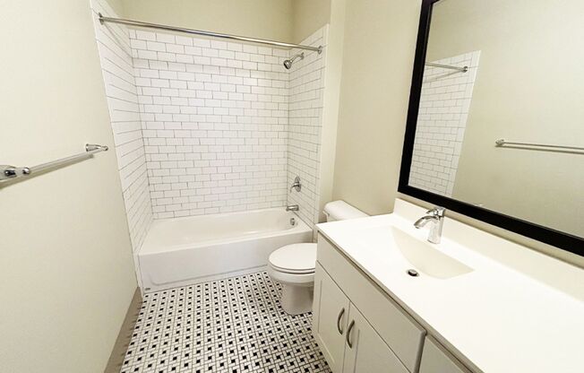 2 beds, 2 baths, 1,050 sqft, $2,095, Unit 3250-102