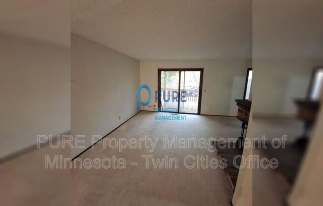 218 W EAGLE LK DR