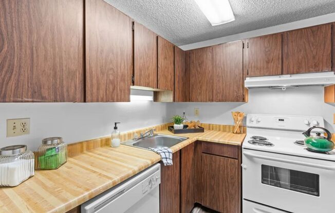 1 bed, 1 bath, 570 sqft, $1,177, Unit G-203