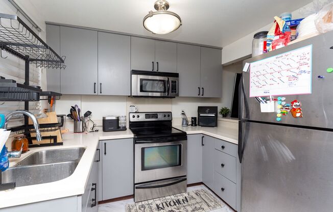 $500.00 OFF MOVE IN !!! NORTH PARK AT ITS FINEST *CHARMING 1BD/1BTH CONDO-ASSIGNED PARKING *PET FRIENDLY!!!