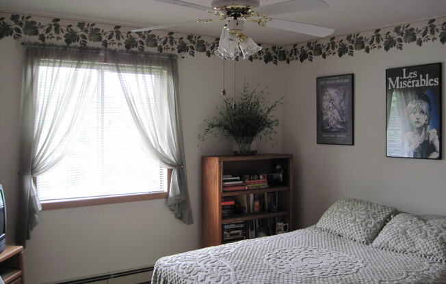 2 beds, 2 baths, 1,031 sqft, $1,425, Unit 3402112