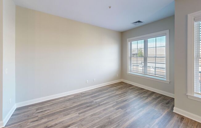 1 bed, 1 bath, 775 sqft, $2,325, Unit 5204