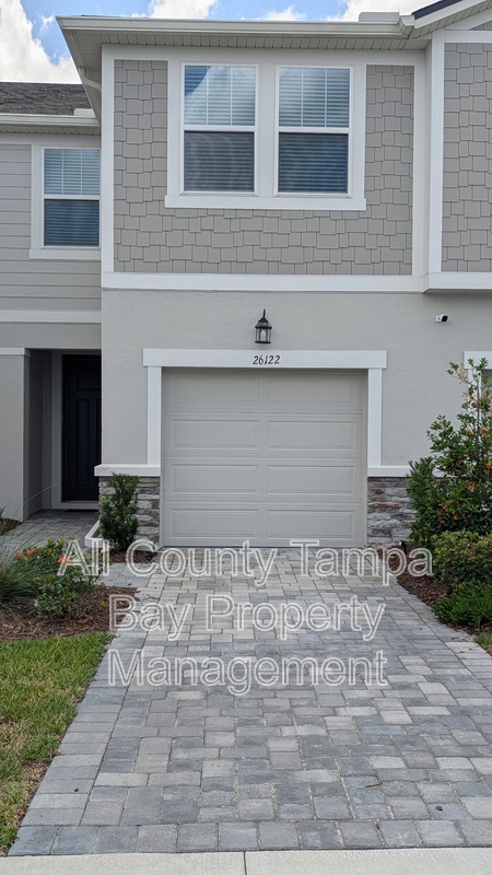 26122 FANTASY SKY LN