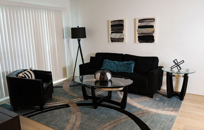 1 bed, 1 bath, 717 sqft, $950