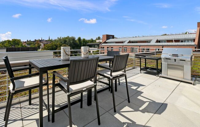1 bed, 1 bath, $2,800, Unit 201