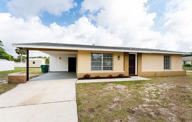 Charming 2 Bedroom, 2 Bath Home in Port Charlotte – Move-In Ready!