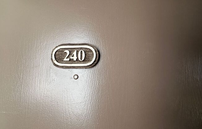 1 bed, 1 bath, 633 sqft, $1,540, Unit 240