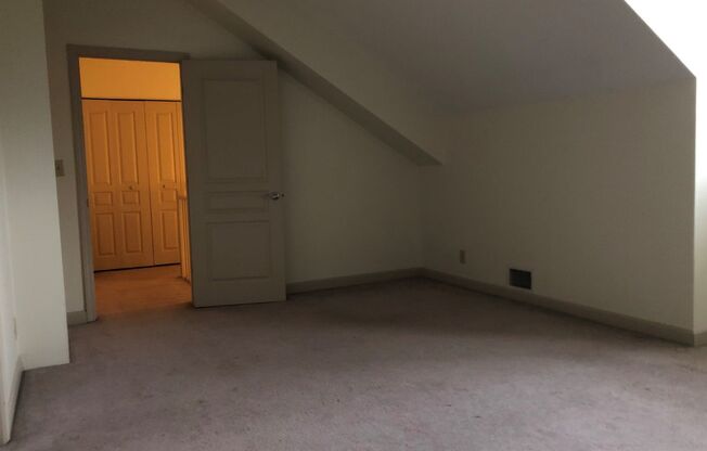 1 bed, 1.5 baths, 1,286 sqft, $1,365, Unit 620