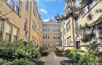2404 N KILBOURN AVE