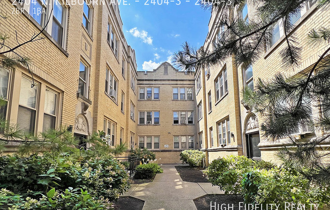 2404 N KILBOURN AVE