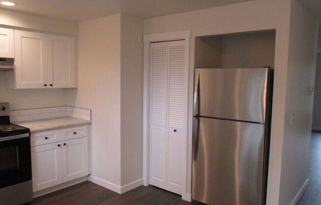 2 beds, 1 bath, 872 sqft, $1,850, Unit 330 N. Pine Street #C