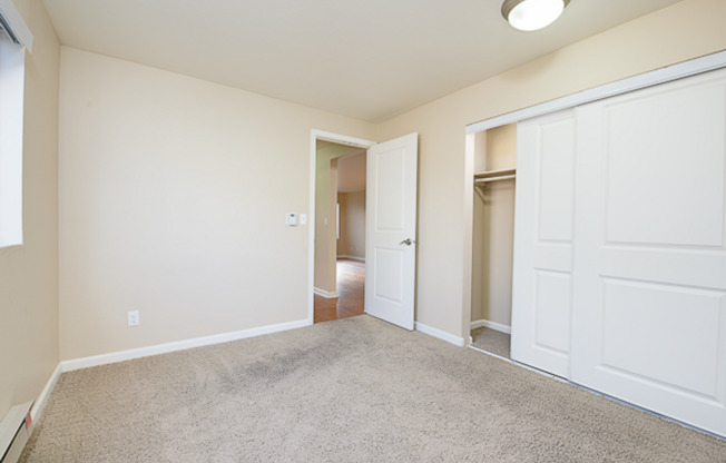 2 beds, 1 bath, 834 sqft, $1,995, Unit 1-107