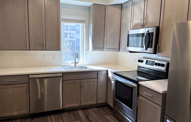 1 bed, 1 bath, 521 sqft, $1,398