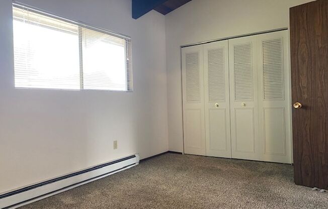 1 bed, 1 bath, 576 sqft, $1,075, Unit 5