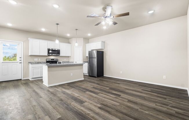 3 beds, 2.5 baths, 1,225 sqft, $1,800, Unit Sai Mnr 114-102