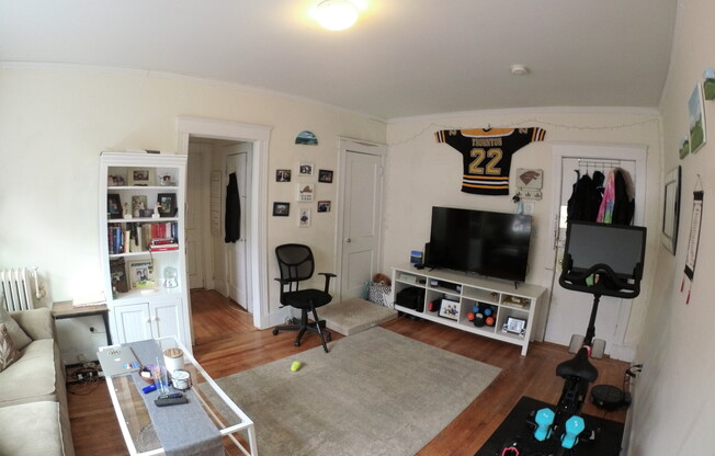 1 bed, 1 bath, $2,300, Unit 34