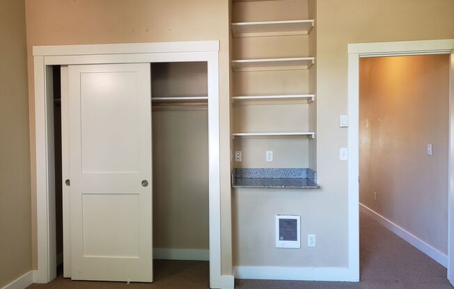 1 bed, 2 baths, $725, Unit 104-2