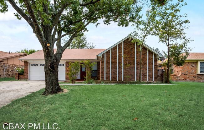 906 Robinwood Court