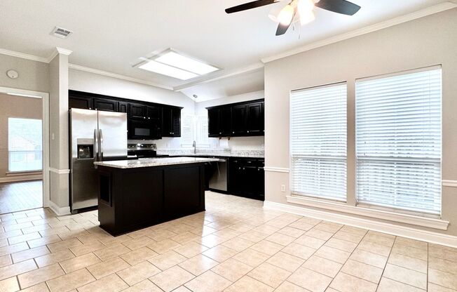 Serene 3BR Home in Peaceful Azalea Lakes