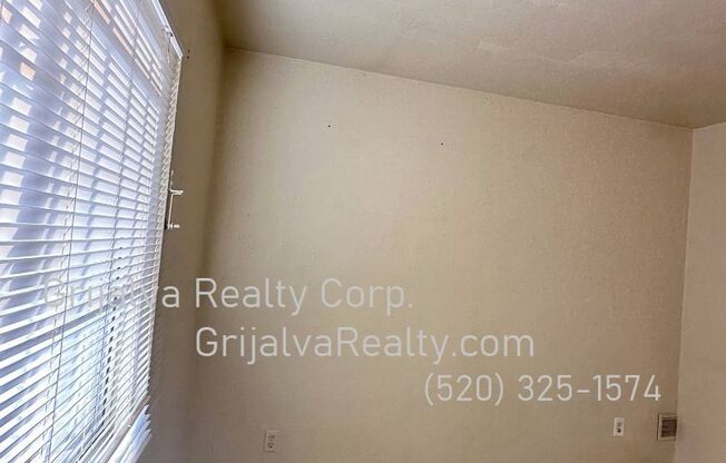 2 beds, 1 bath, 825 sqft, $1,195, Unit 2433