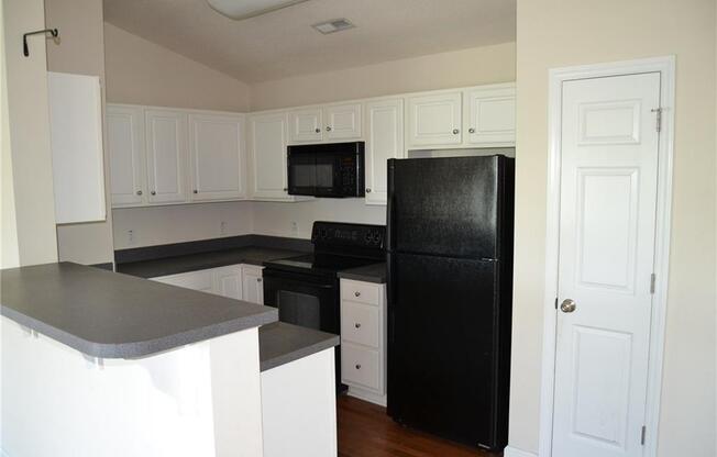 2 beds, 2 baths, $1,300, Unit # FORESTDALE DOCTOR