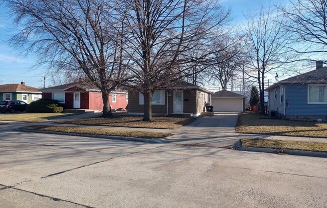 2737 Hamilton Ave, Racine, WI- 3 Bedroom House