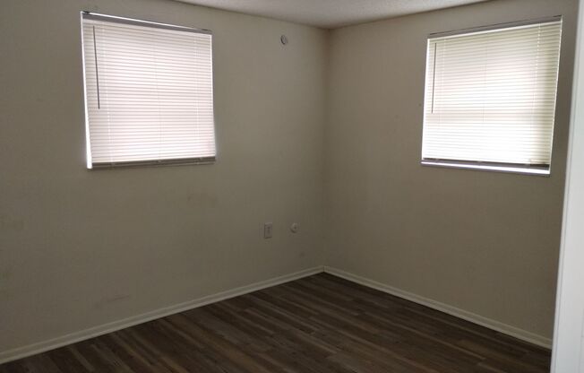 Charming 2-Bedroom, 1-Bath Home in Hudson, FL!