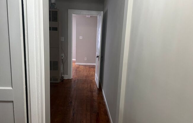 2 beds, 1 bath, 800 sqft, $700, Unit Apt. B