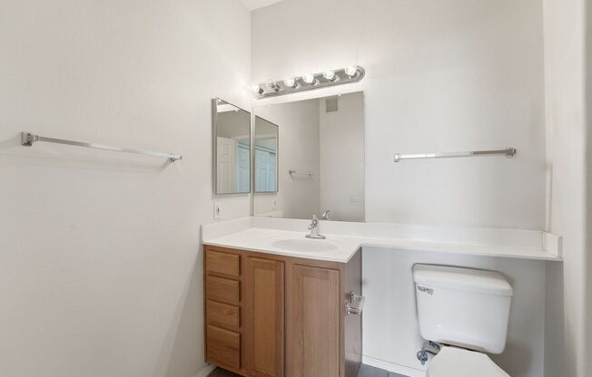 2 beds, 2 baths, $1,595, Unit UNIT 3100