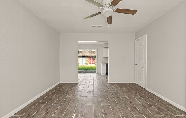 2 beds, 1 bath, 850 sqft, $850, Unit B2