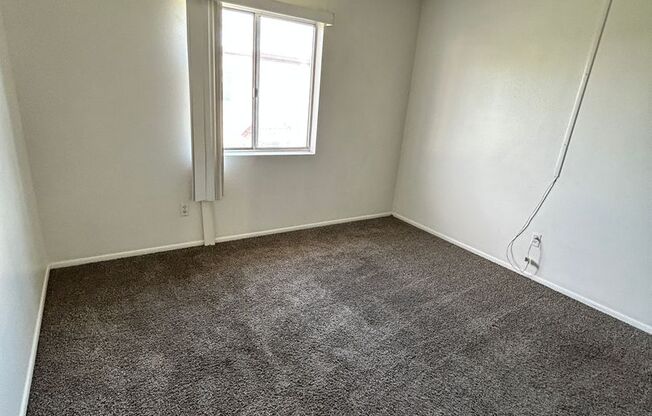 2 beds, 1 bath, $1,200, Unit # #D