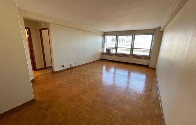 1 bed, 1 bath, 700 sqft, $1,850, Unit 418-1310