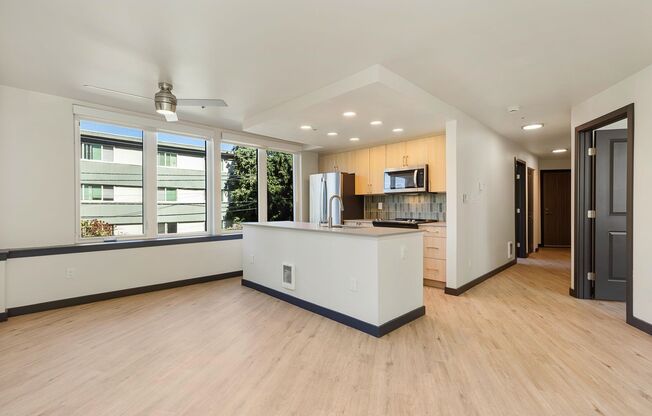 2 beds, 2 baths, 886 sqft, $3,295, Unit 101