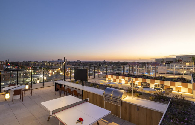 2722 S FIGUEROA
