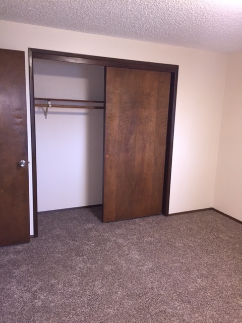 2 beds, 1 bath, 855 sqft, $1,595, Unit Ohm #4