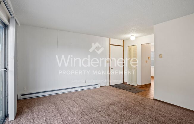 2 beds, 1 bath, $1,000, Unit Unit 03