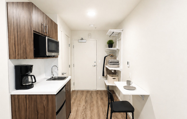 Studio, 1 bath, 178 sqft, $999, Unit 229