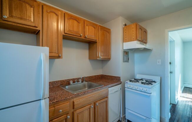 2 beds, 1 bath, 725 sqft, $1,075, Unit 1