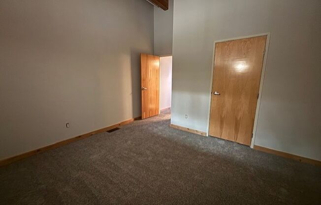 2 beds, 1.5 baths, 1,330 sqft, $1,775, Unit 440