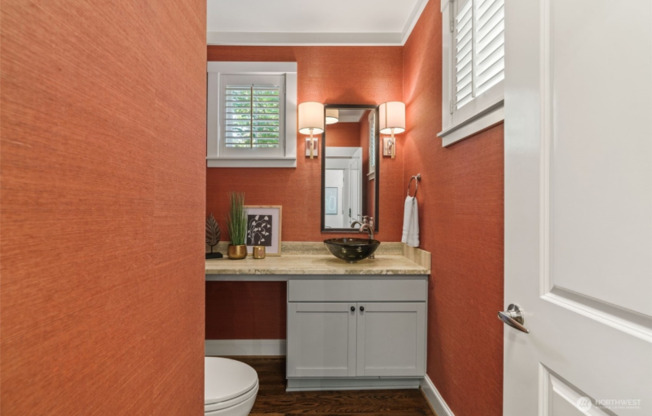 1340 BELLEVUE WAY SE