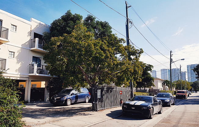 Seas Apartments, LLC