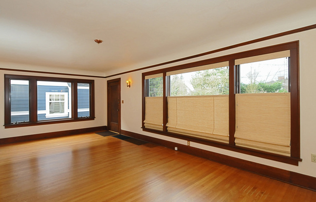 Beautiful Craftsman Home in Desired Neighborhood (Sunset)