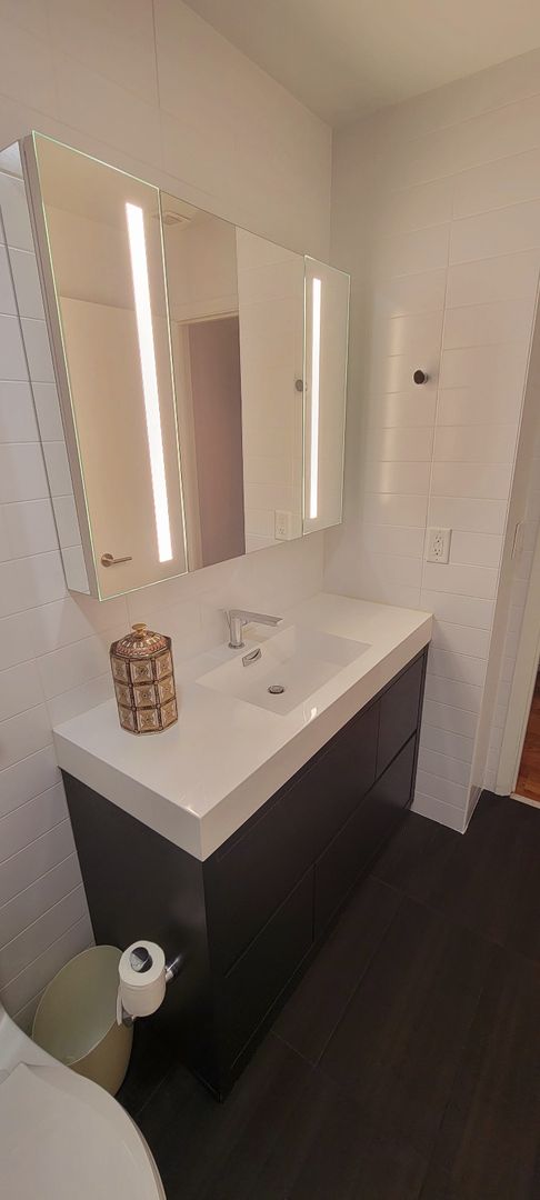 2 beds, 1.5 baths, $1,900