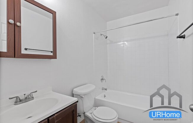 2 beds, 1 bath, 825 sqft, $1,755, Unit 7117