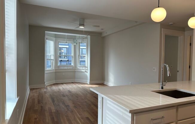 2 beds, 1 bath, 834 sqft, $1,720, Unit 218 - 401