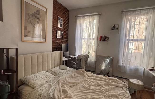 3 beds, 1.5 baths, $5,400, Unit 11