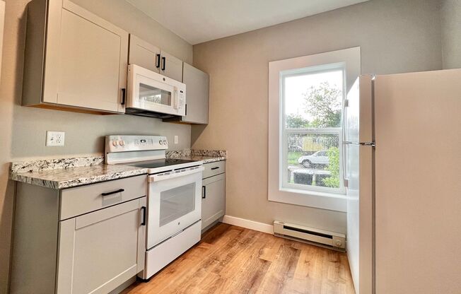 1 bed, 1 bath, 353 sqft, $895, Unit Unit 2