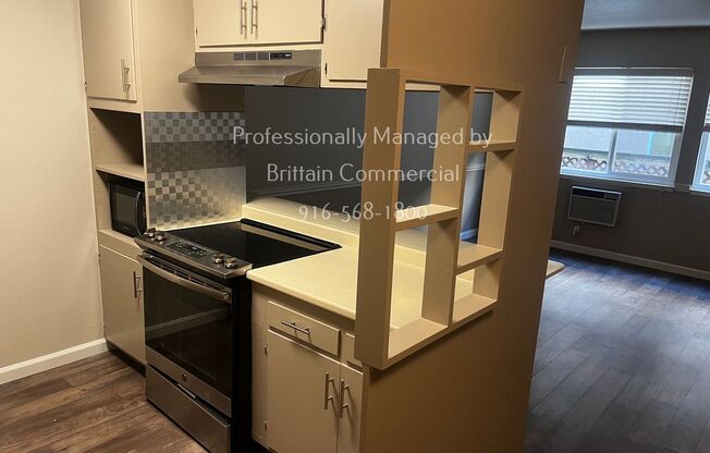 $500 moves you in today, no rent for 30 days limited time only!*** Spacious Midtown Apartment 1x1 Downstairs, & Modern Flooring!  Absolute Must See!