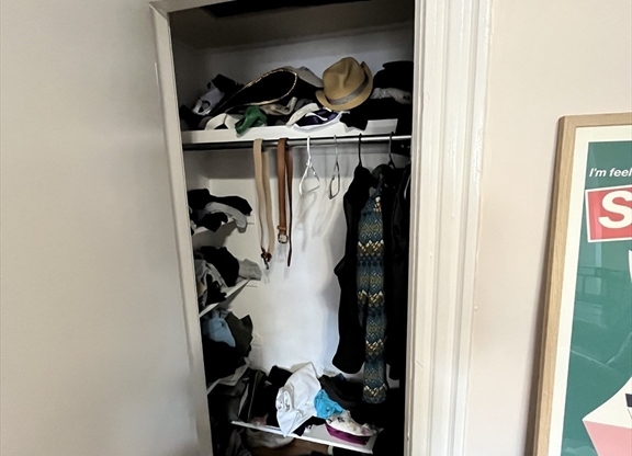 Studio, 1 bath, 350 sqft, $2,300, Unit 34