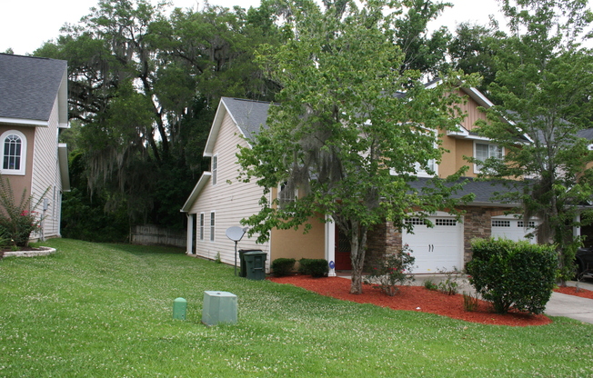 3/2 Townhome available 8/16/2022 - 1 car garage in Summerlake